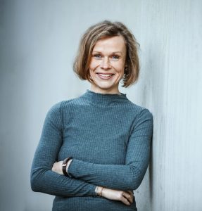 Adelheid Löhrer Autorin und Expertin für Bindungstrauma Authentisch MenschSein - Traumatransformation, Körperarbeit, innere Verletzlichkeit